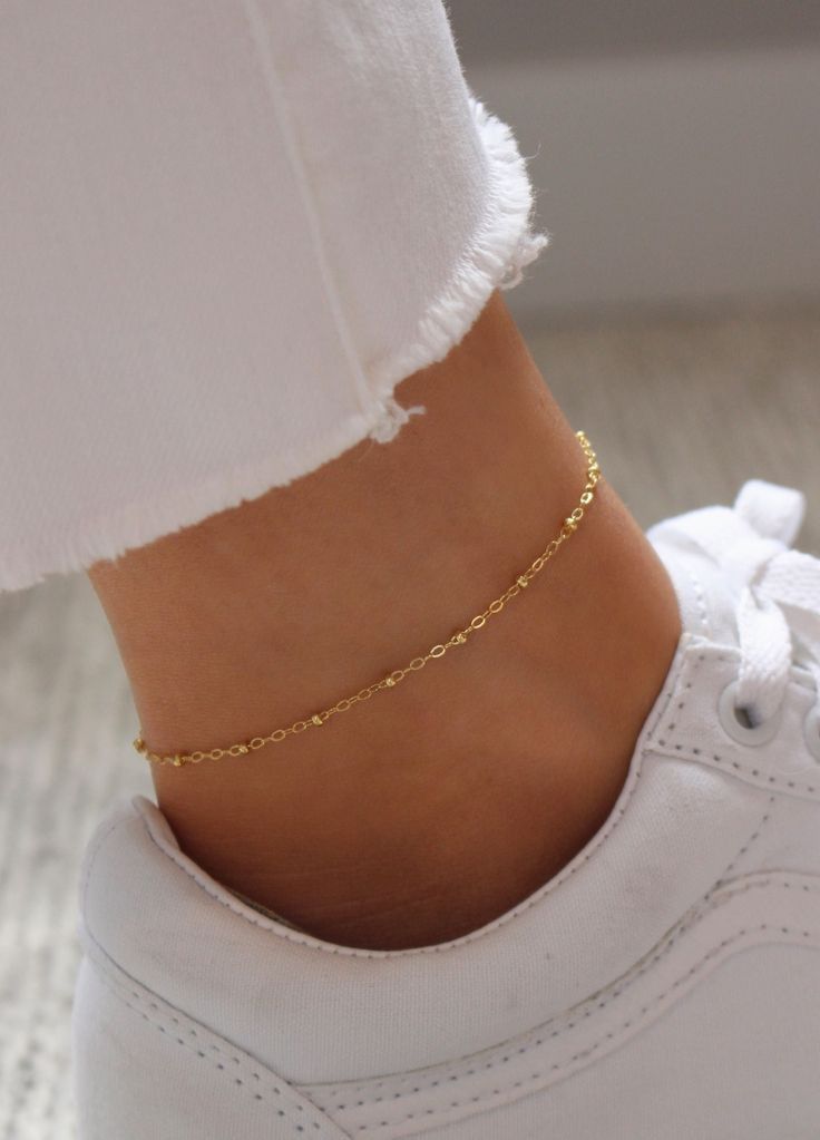 Adorn Your Ankles with Stunning Leg Anklets Designs: From Delicate to Dazzling