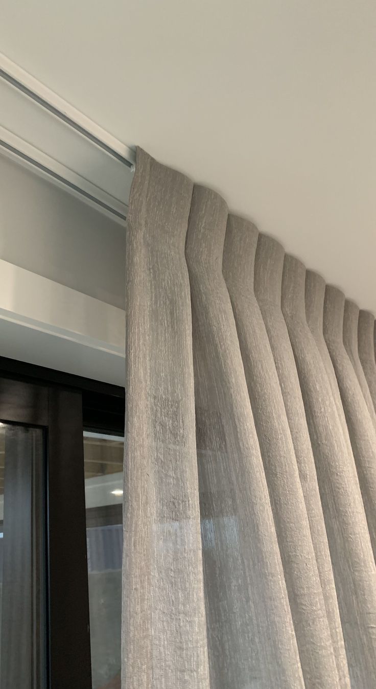 Elegant Drapery: Living Room Curtains That Add Style and Privacy