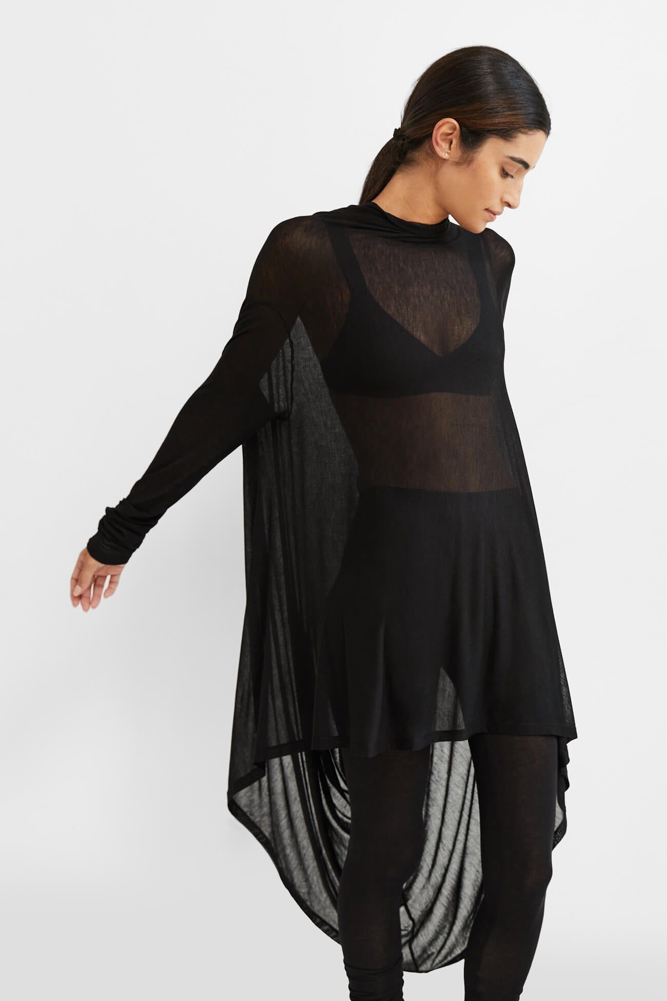 Effortless Style: Stay Chic in Black Tunic Tops