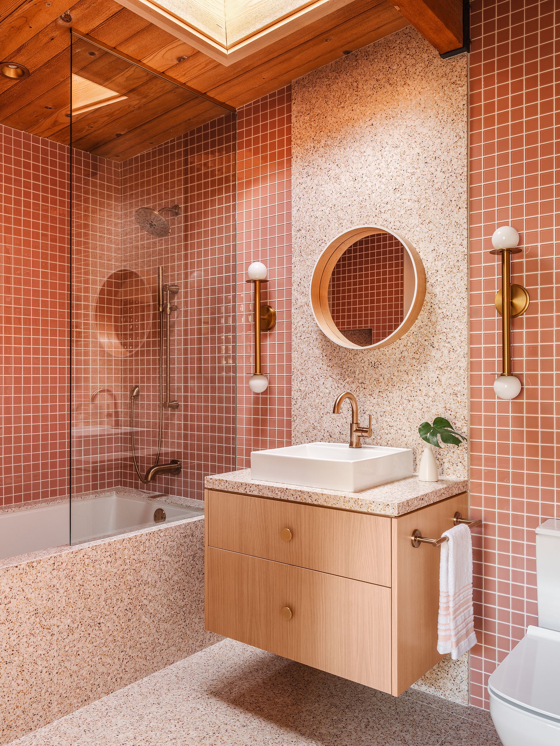 Indulge in Luxury: Designer Bathrooms That Inspire