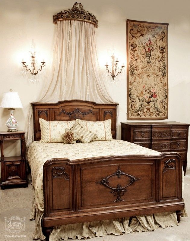 Vintage Charm: Antique Bed Designs That Stand the Test of Time