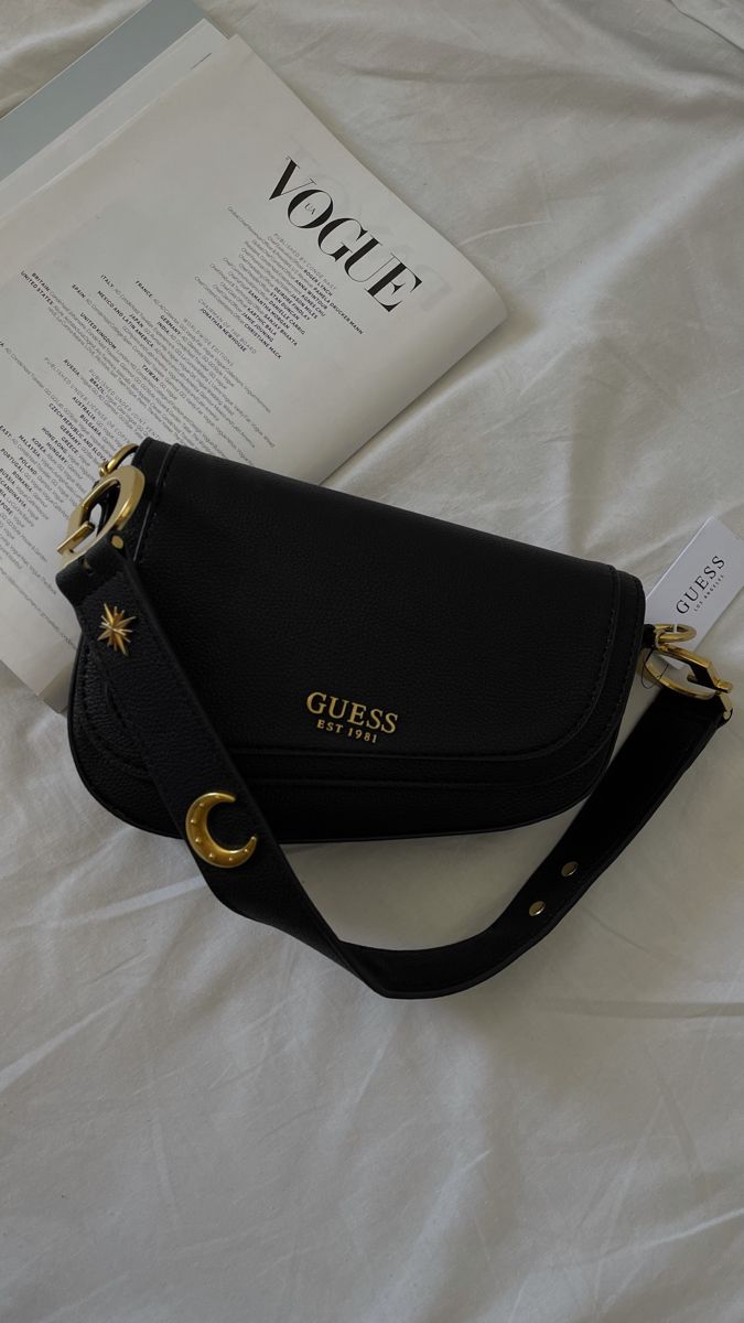 Guess Bags: Sleek and Stylish Accessories for Every Occasion