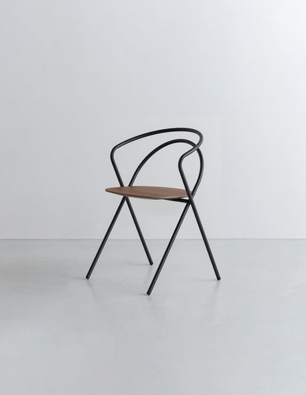 Steel Chairs: Modern Minimalism for Your Living Space