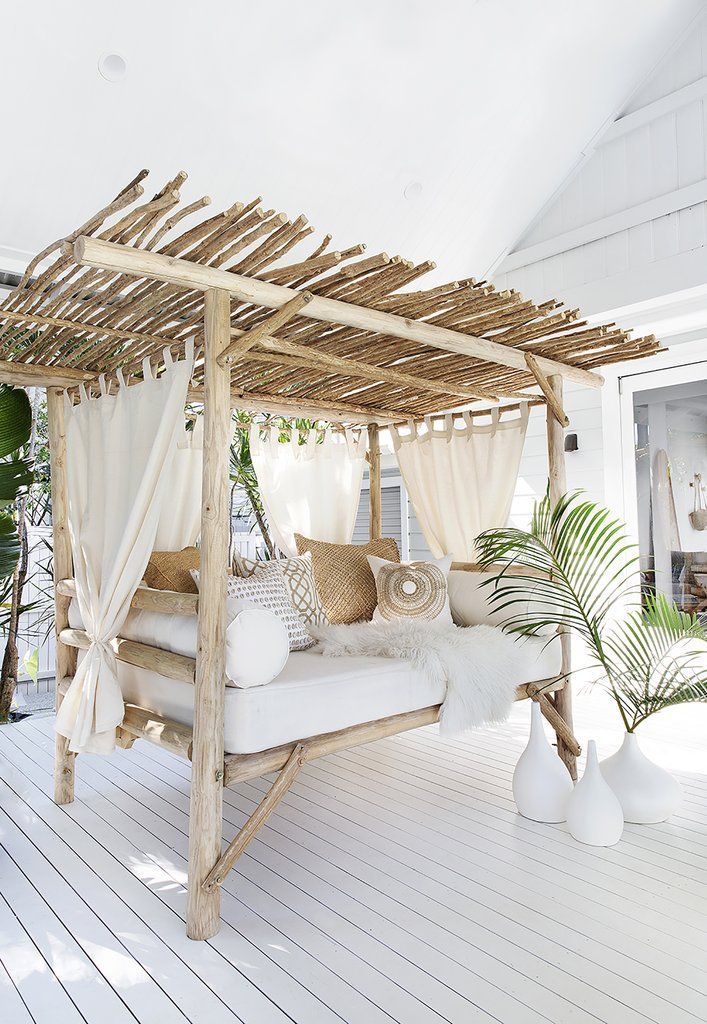 Daytime Delight: Stylish Lounging with Daybed Designs