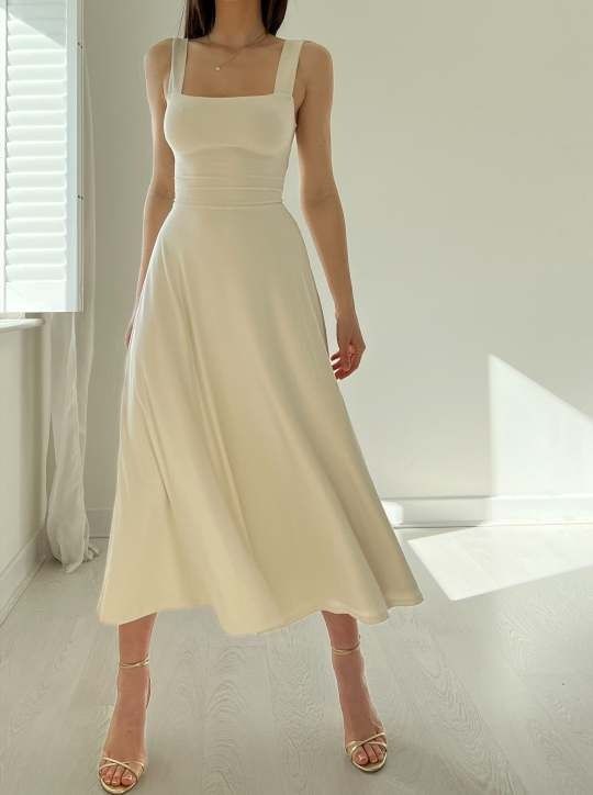 Flattering Silhouettes: Stylish Twirls with Bodycon Skirts