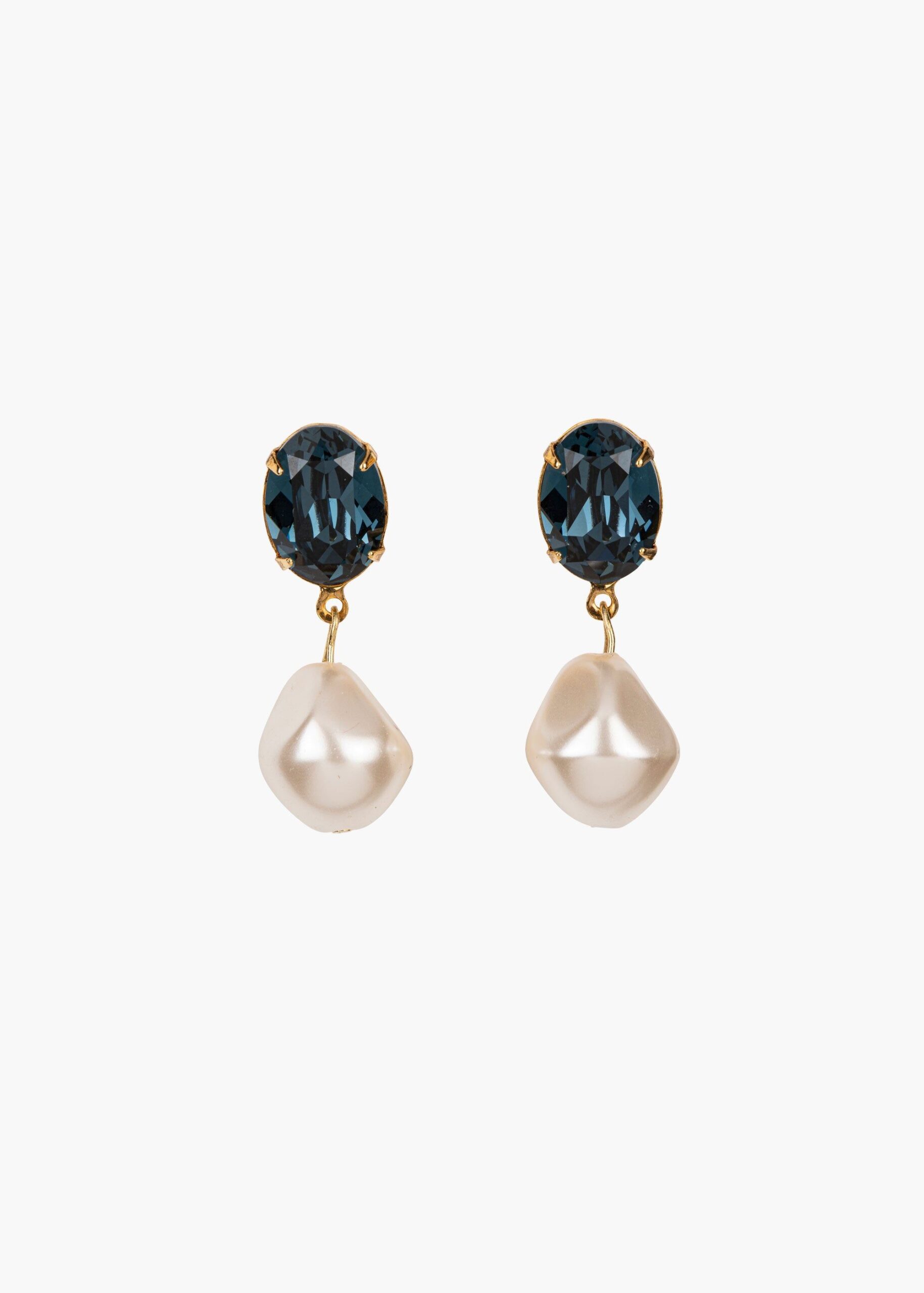 Elegant Adornments: Elevating Your Look with Sapphire Earrings