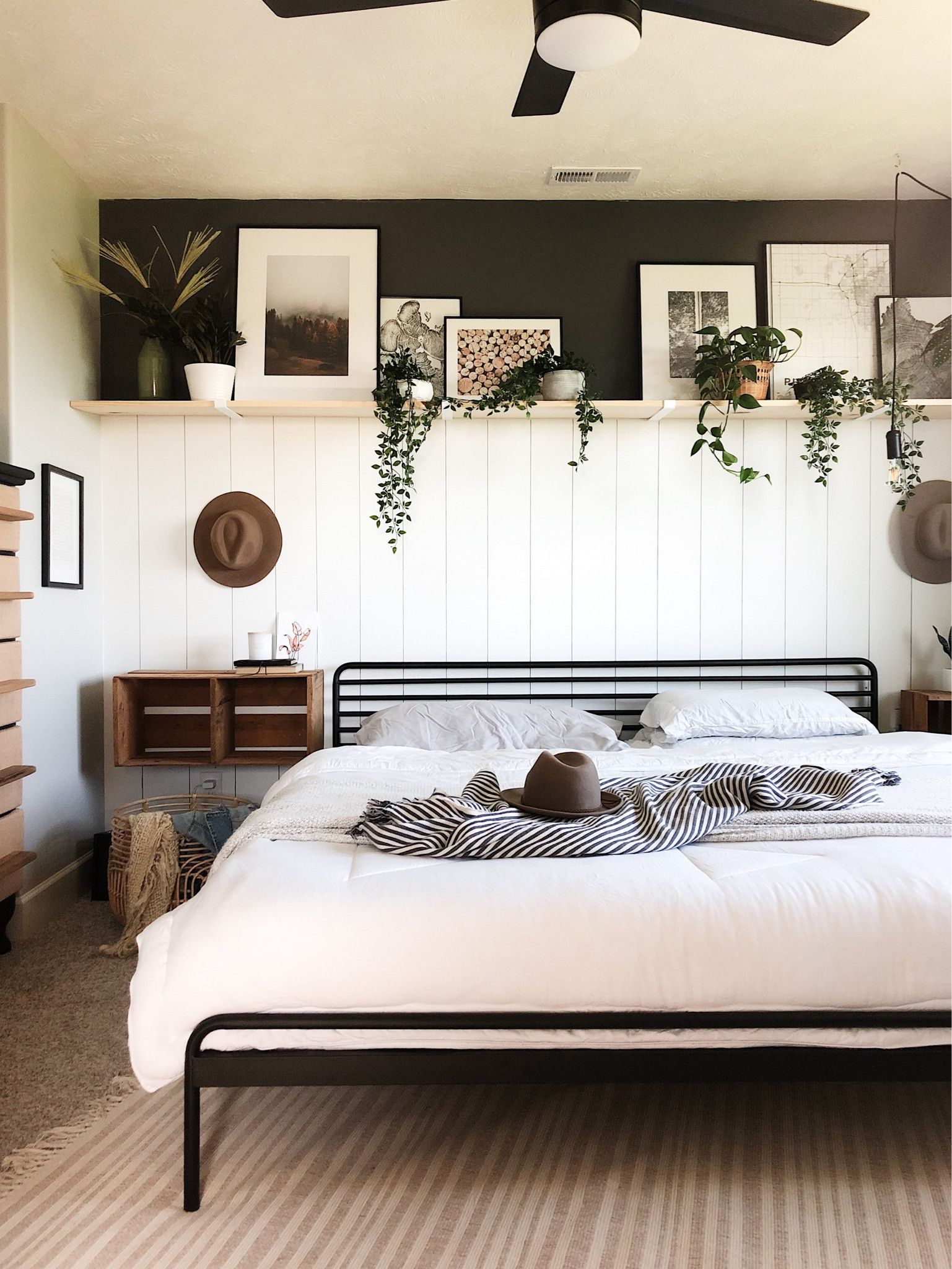 Express Yourself: Bedroom Wall Designs That Reflect Your Personality