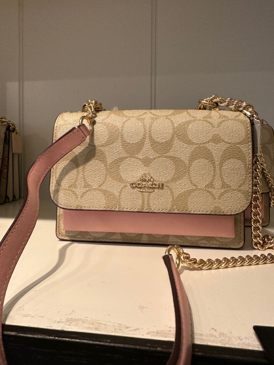 Iconic Luxury: Coach Bags for Sophisticated Fashion