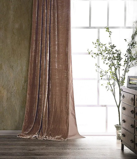 Velvet Curtains: Luxurious Drapes for Opulent Interiors