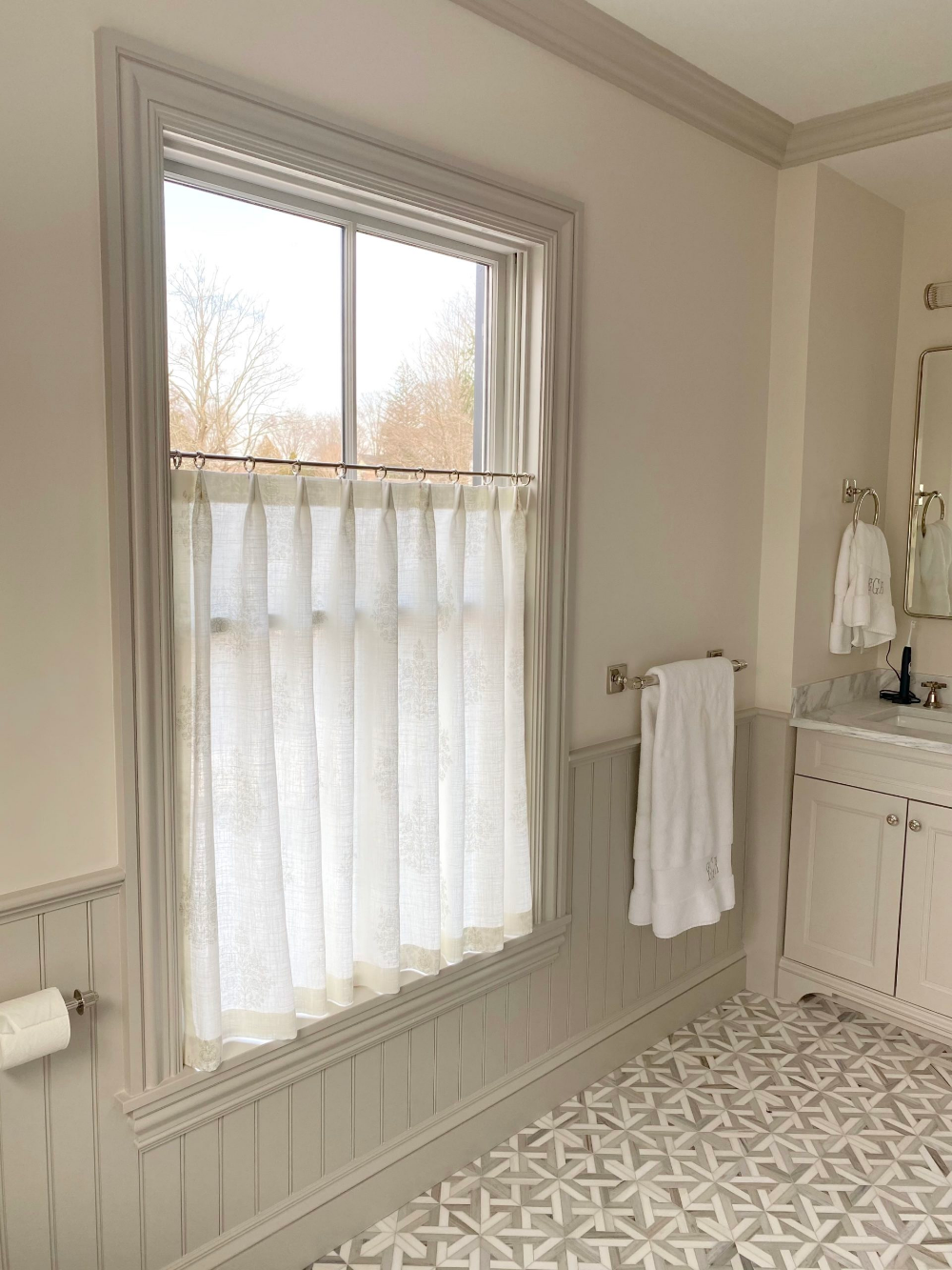 Bathroom Curtains: Adding Style and
Privacy to Your Space