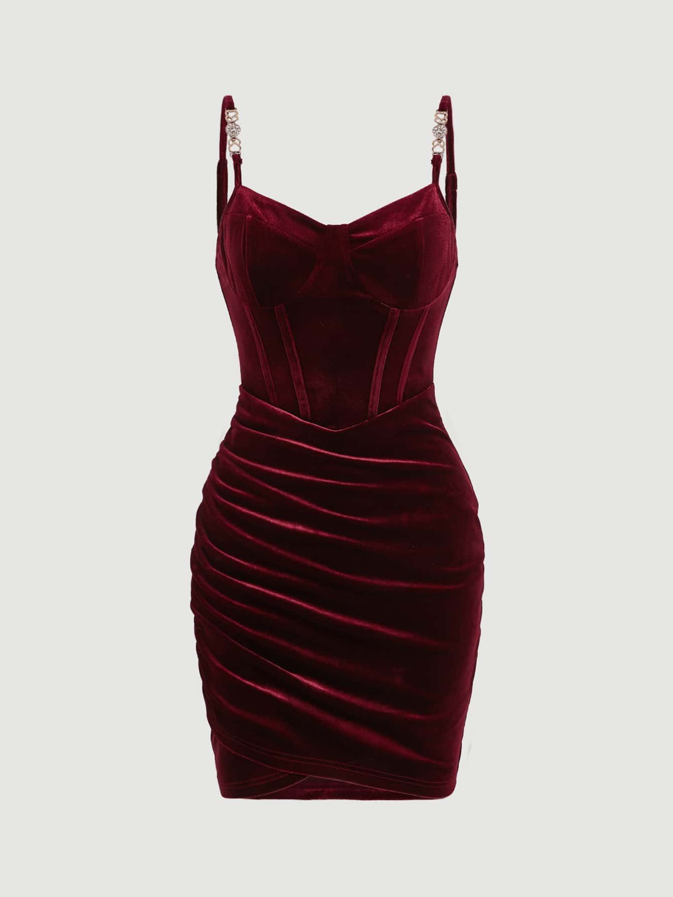 Maroon Dress: Rich and Elegant Attire for Every Occasion