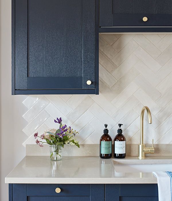 Kitchen Wall Tiles: Elevating Culinary Spaces with Artful Backsplashes