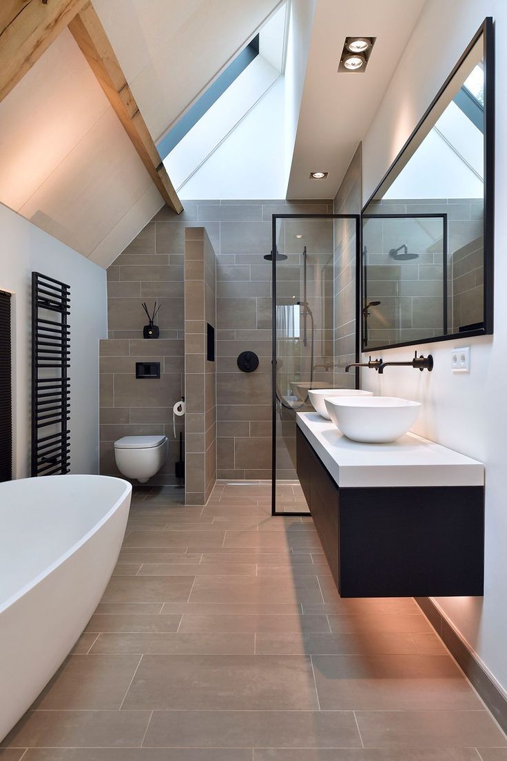 Designer Bathrooms: Infusing Luxury and Style into Functional Spaces