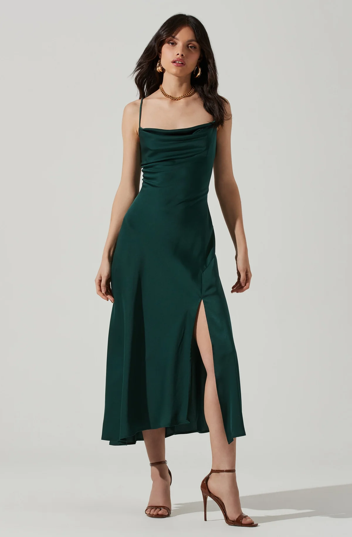 Green Dress: Adding Vibrancy and Style to Your Wardrobe