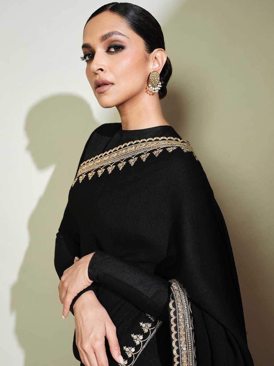 Black Sarees: Timeless Elegance and Sophistication in Traditional Attire