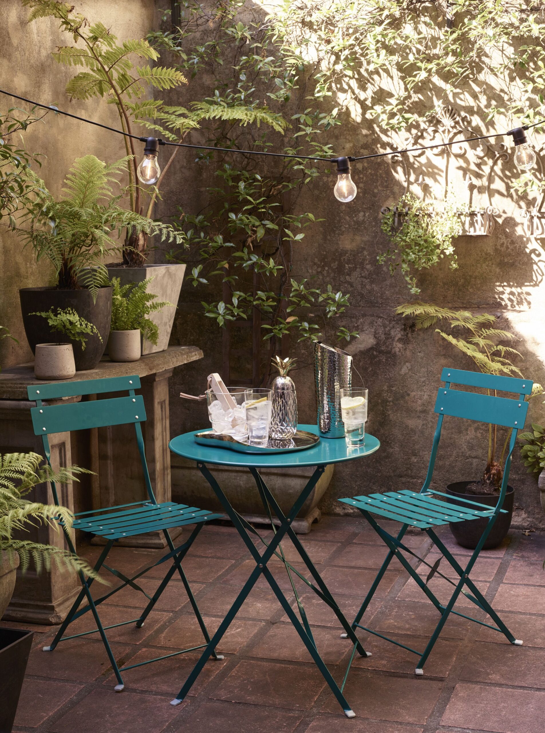 Relax in Style with Garden Chairs: Outdoor Comfort