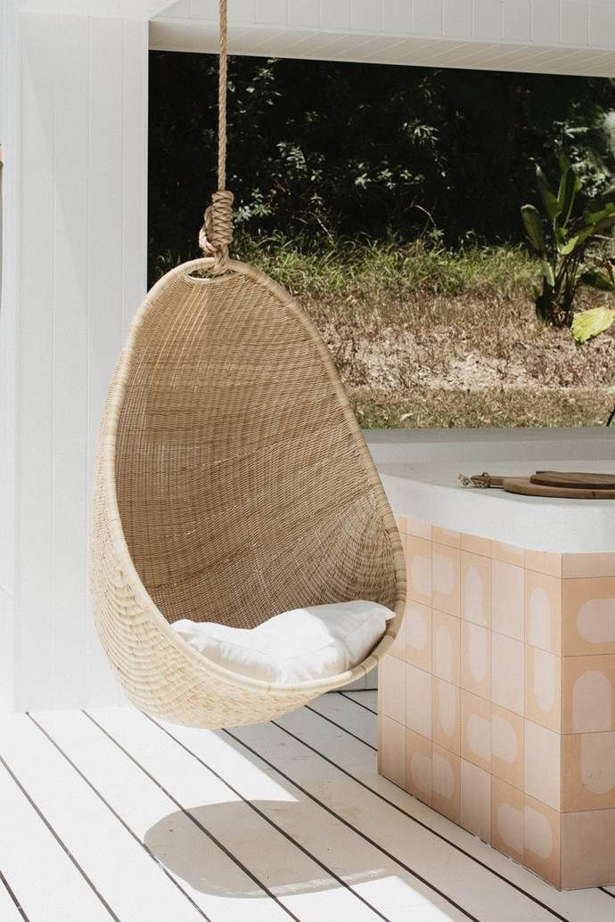 Relax in Style with Hammock Chairs: Chic and Comfortable Outdoor Seating