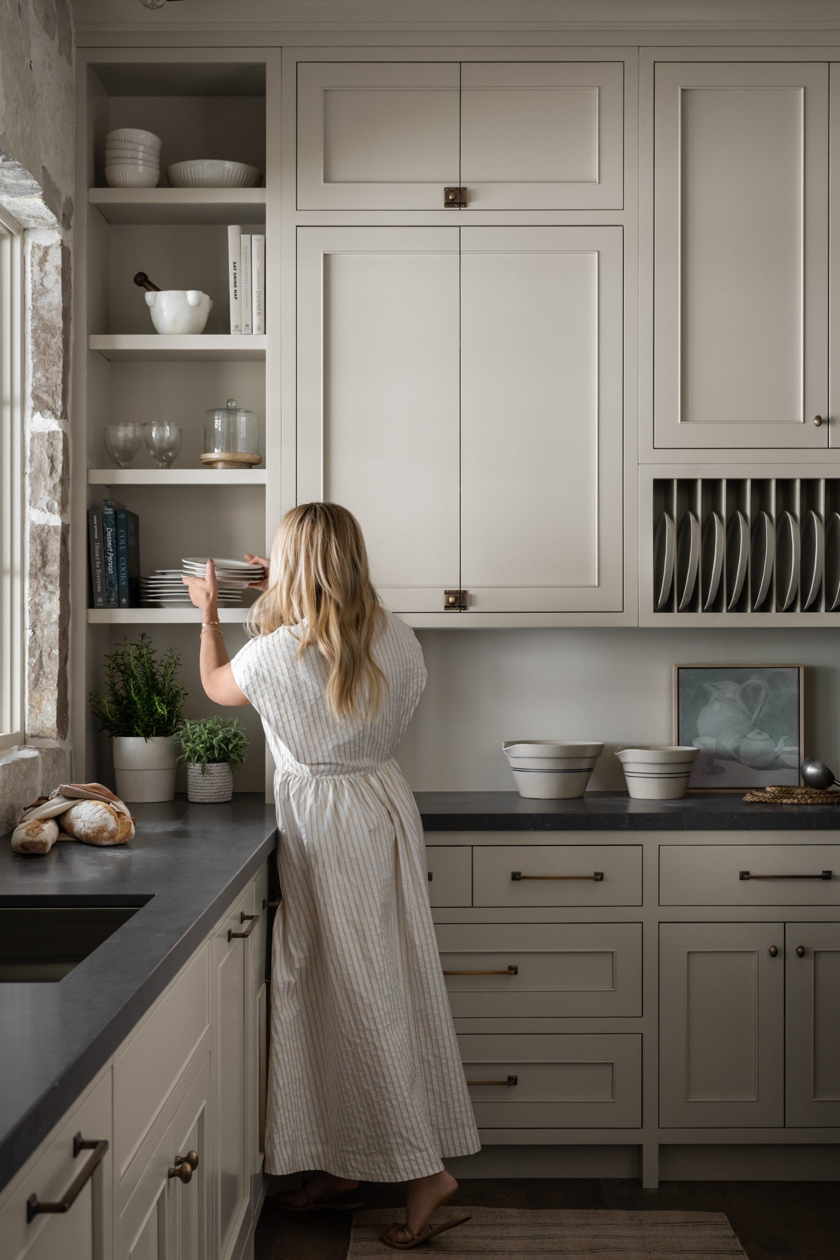 Kitchen Cabinets: Stylish and Functional Storage Solutions