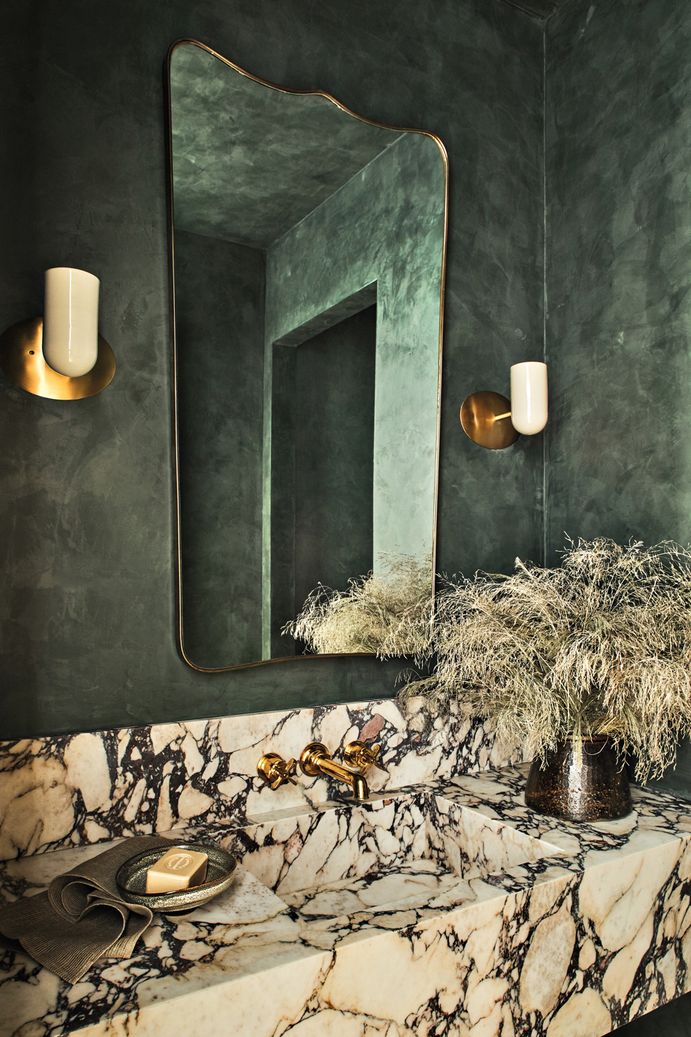Bathroom Brilliance: Exploring the Beauty of Bathroom Colors