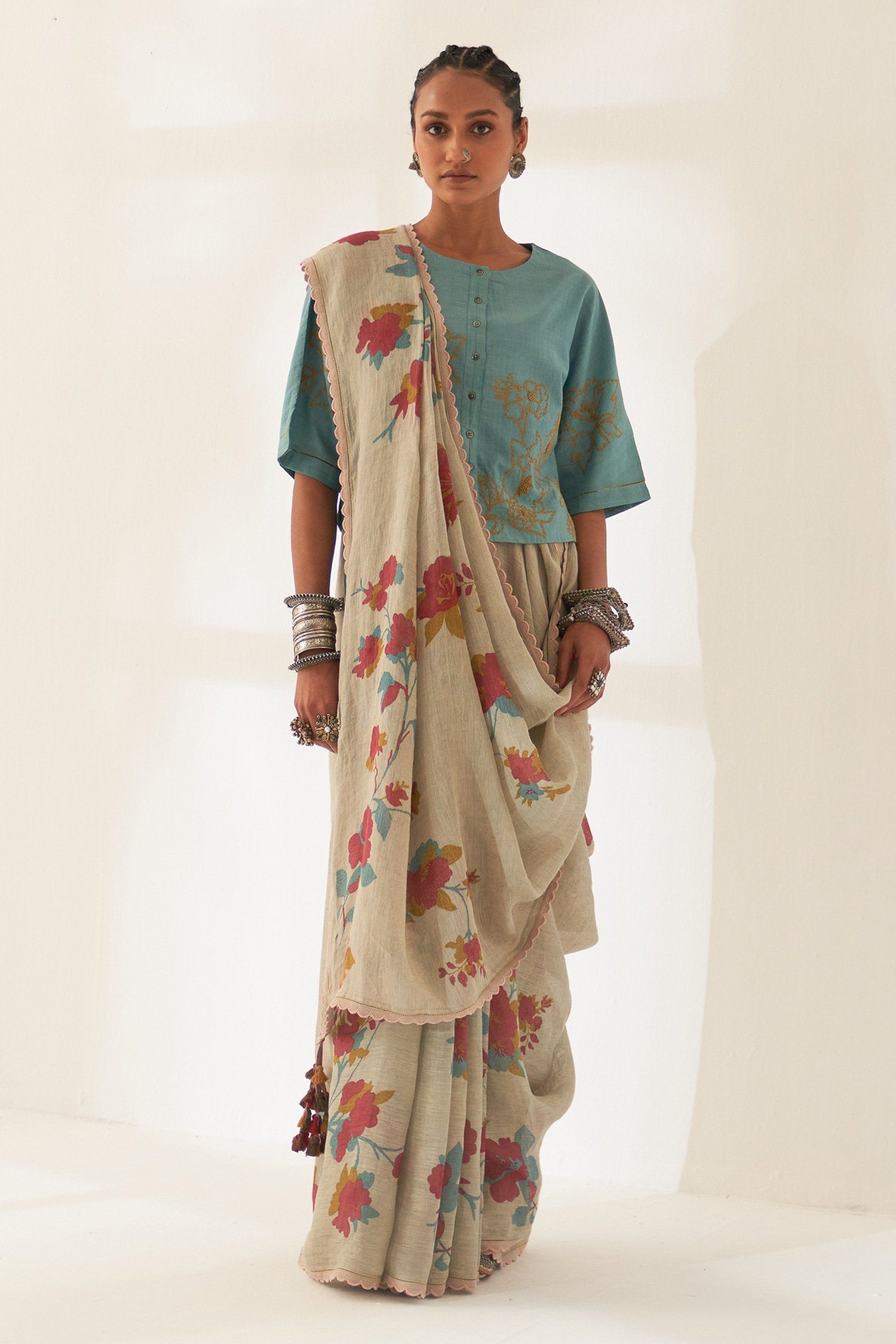 Timeless Linen Sarees for Traditional Elegance