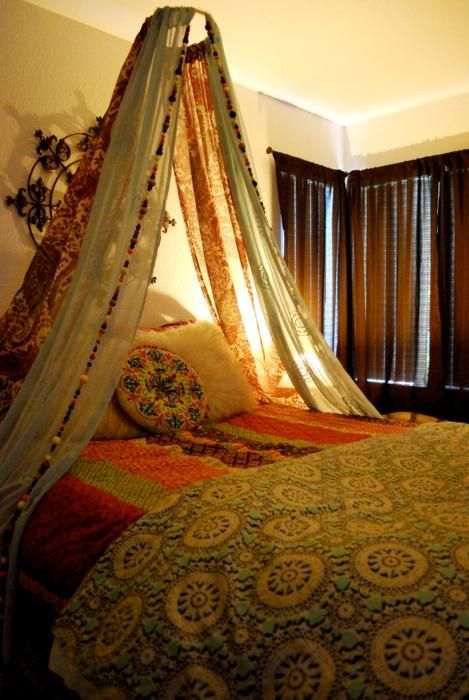 Romantic Canopy Bed Designs for Dreamy Bedrooms