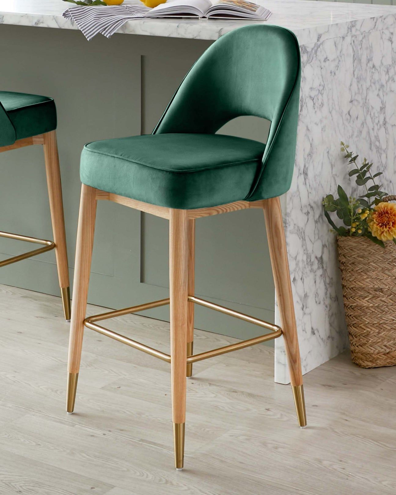 Functional Bar Chairs for Stylish Seating