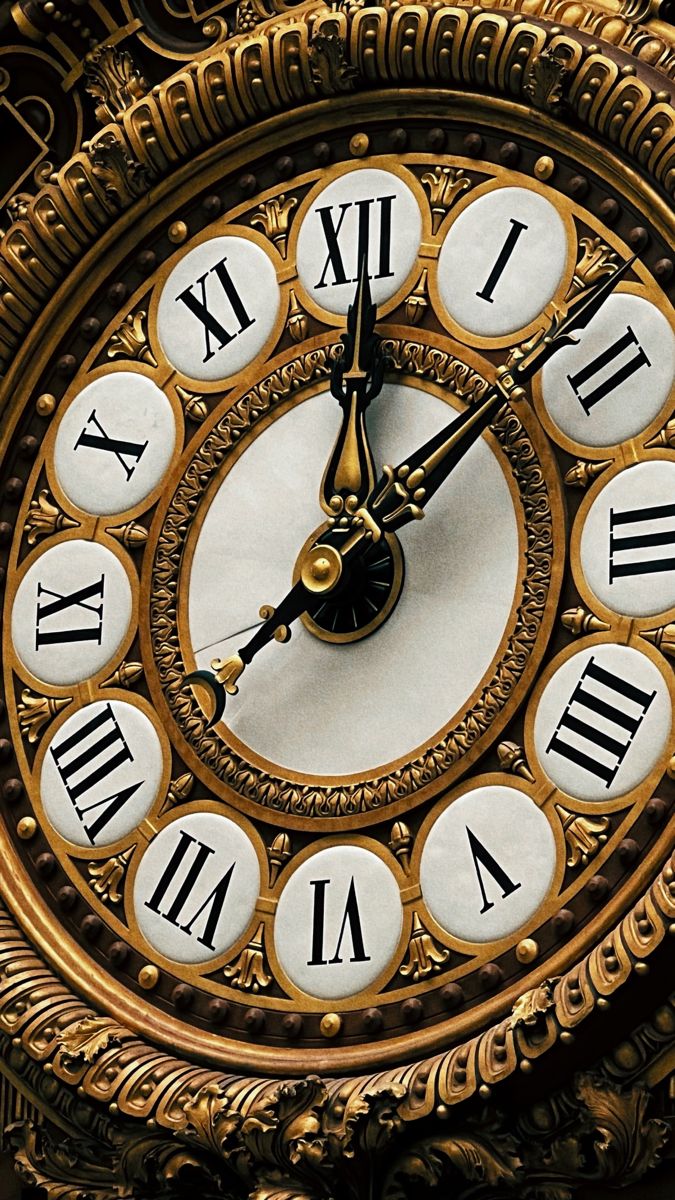 Classic Fancy Clocks for Timeless Décor