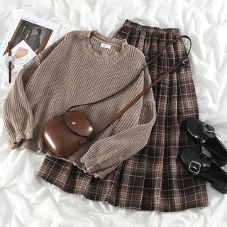 Rock the Classic Look with Plaid Skirts: Style Tips and Inspiration