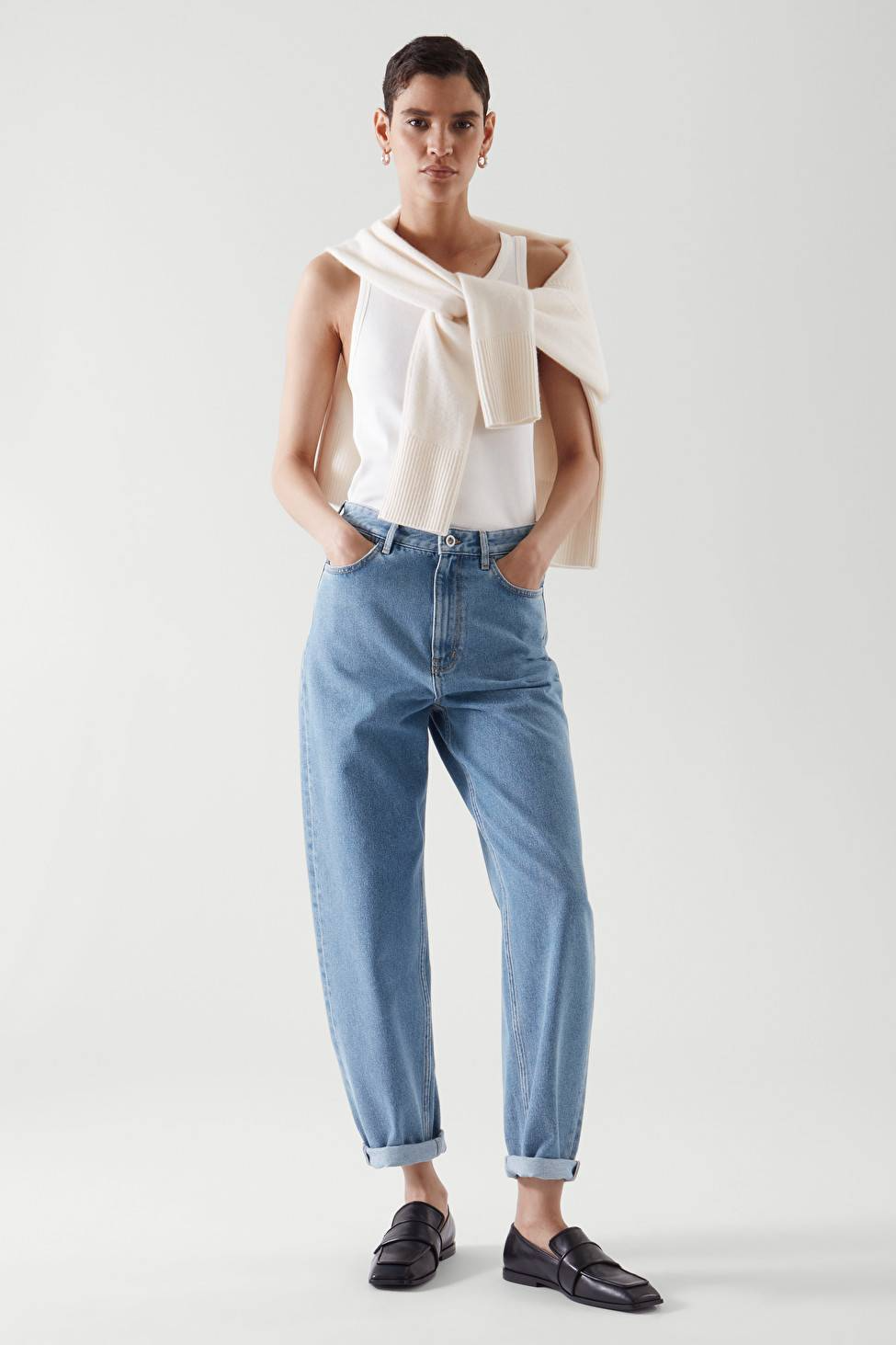 Stay on Trend with Tapered Jeans: Flattering Denim for Every Body Type