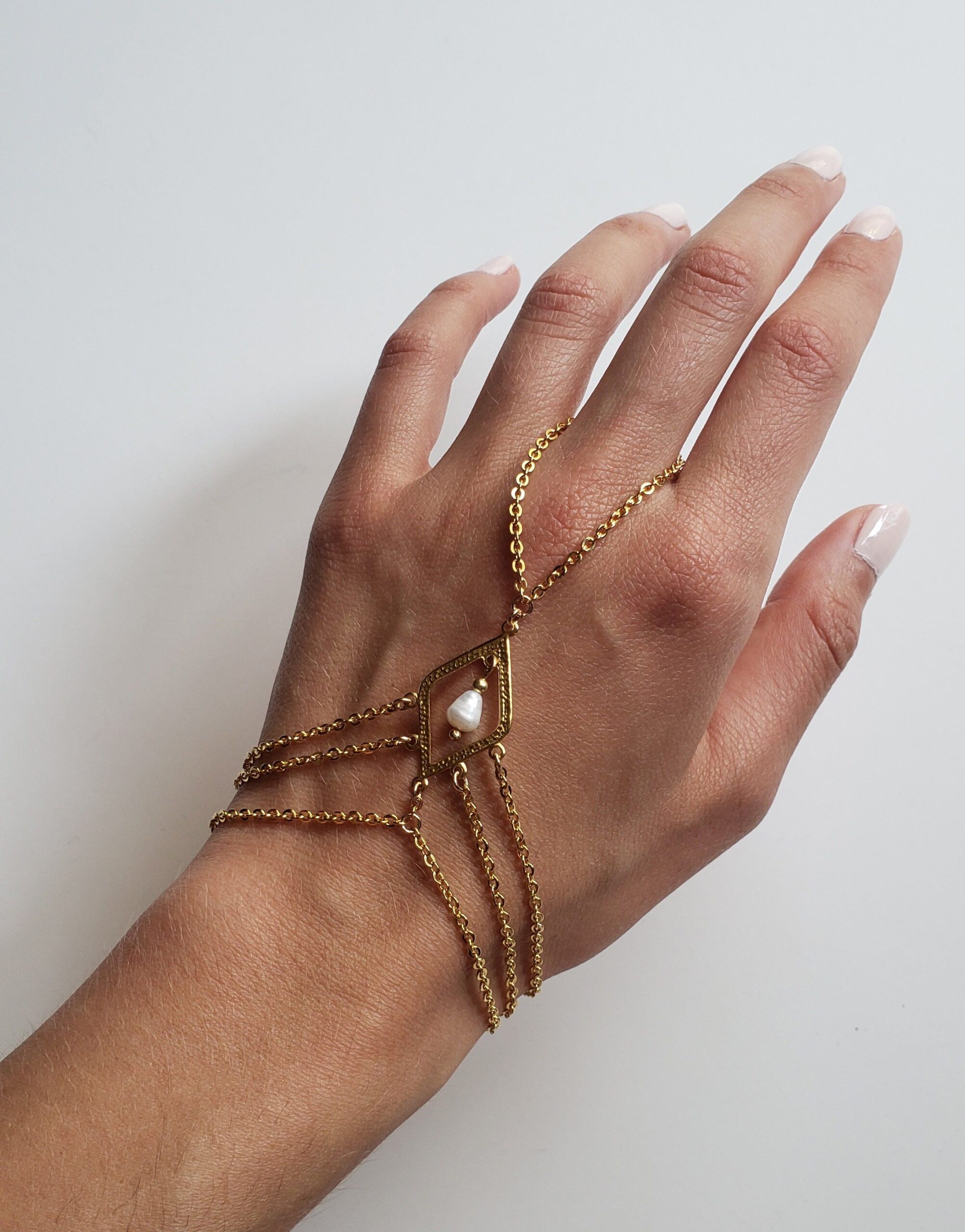 Add a Touch of Luxury with 24K Gold Chains: Timeless and Versatile Accessories