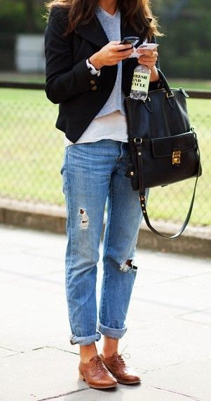 Stay Comfortable and Chic in Boyfriend Jeans: Versatile Staples for Every Wardrobe