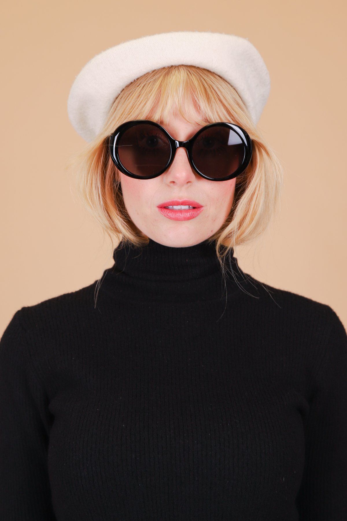 Sunny Days Ahead: Embrace Style with Chic Round Sunglasses
