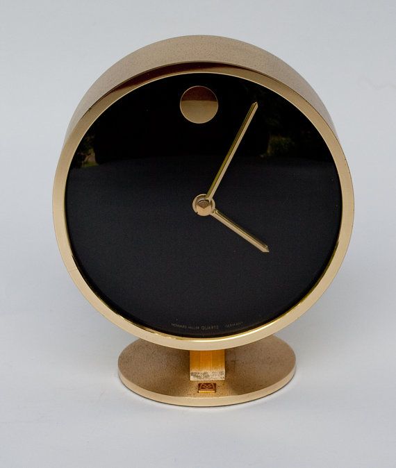 Keep Track of Time in Style: Desk Clocks for Every Room