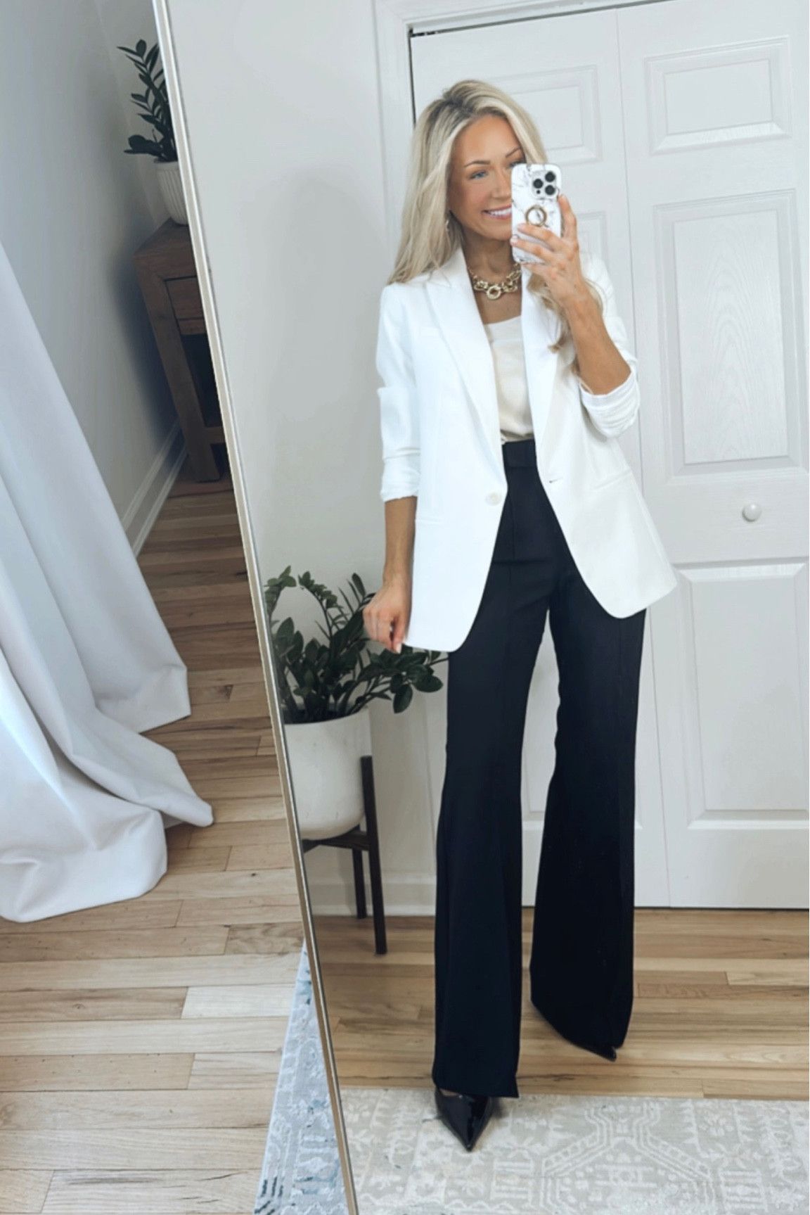 Elevate Your Style: White Blazers for Effortless Sophistication