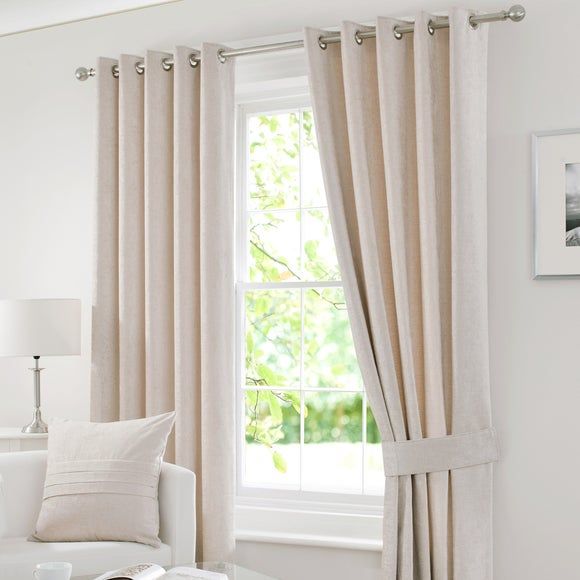 Elegant Detailing: Eyelet Curtains for Chic Spaces