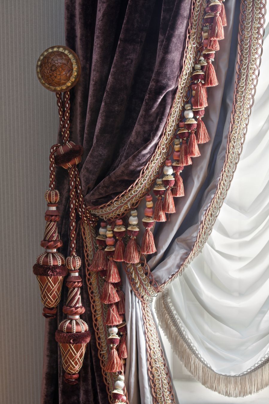 Luxurious Drapery: Luxury Curtains for Elegant Décor