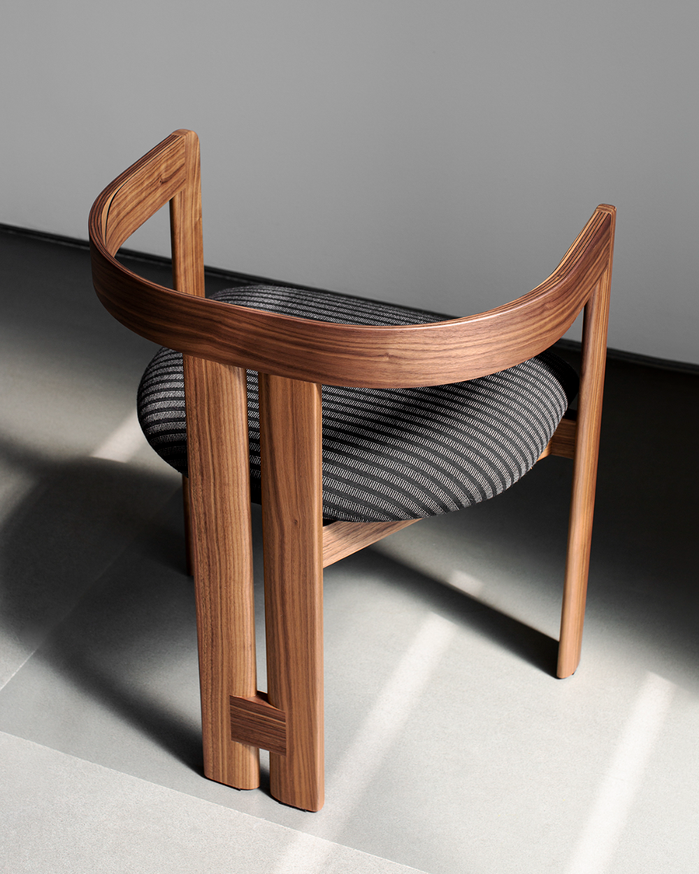 Designer Comfort: Designer Chairs for Stylish Living