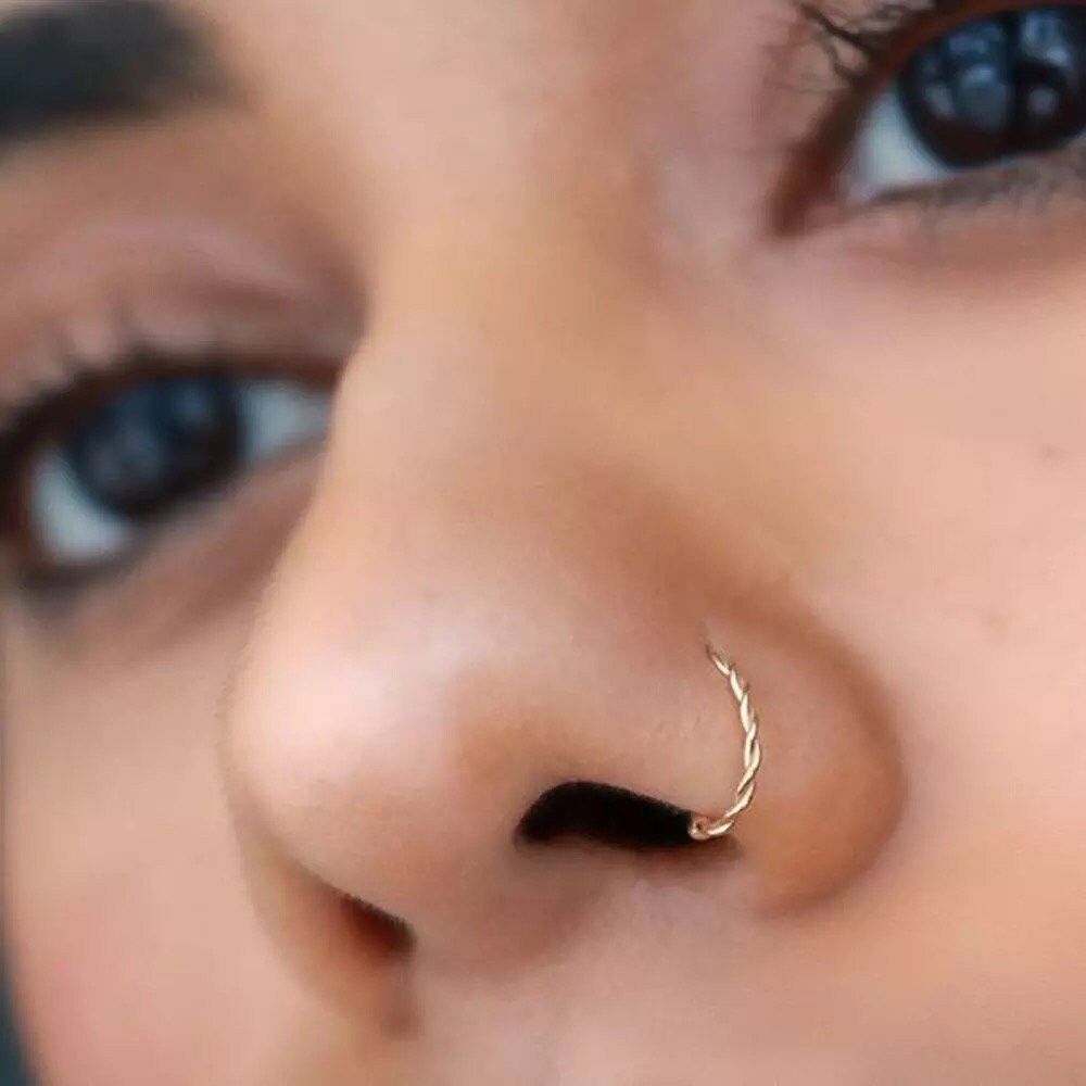 Subtle Sophistication: Gold Nose Rings for Elegant Style