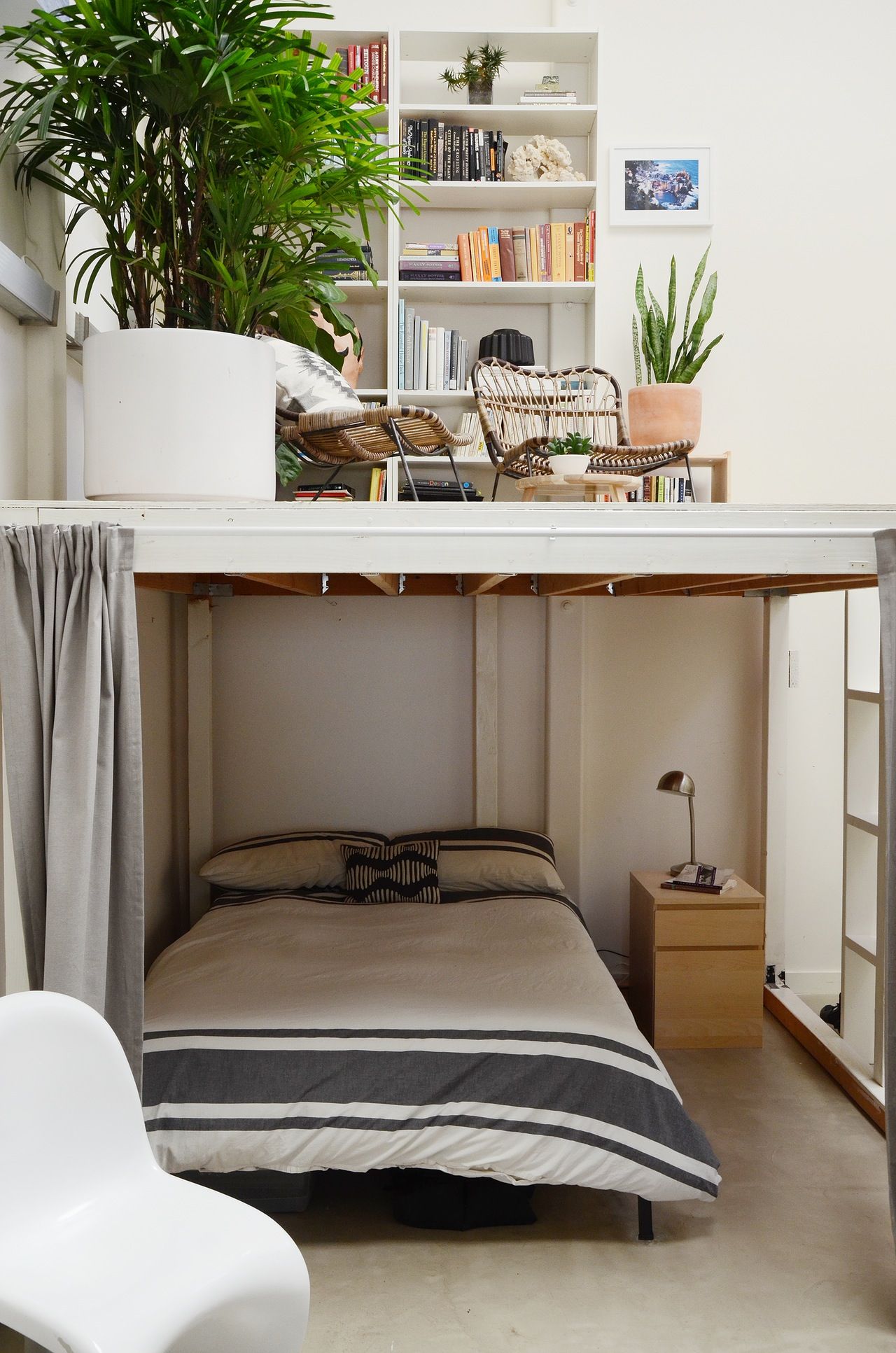 Space-Saving Comfort: Loft Bed Designs for Small Spaces