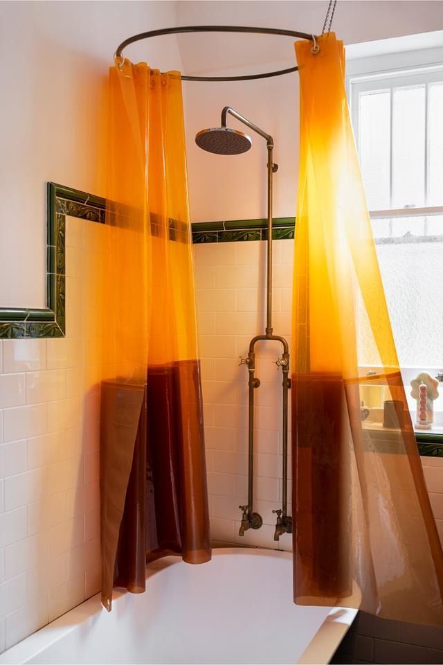 Bathroom Elegance: Bathroom Curtains for Stylish Privacy