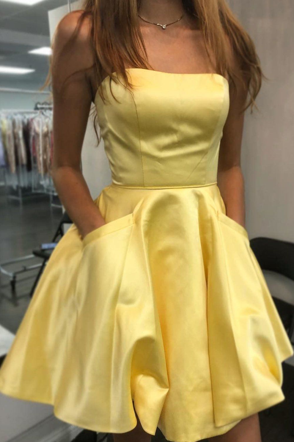 Yellow Dress: Adding a Pop of Color to Your Wardrobe