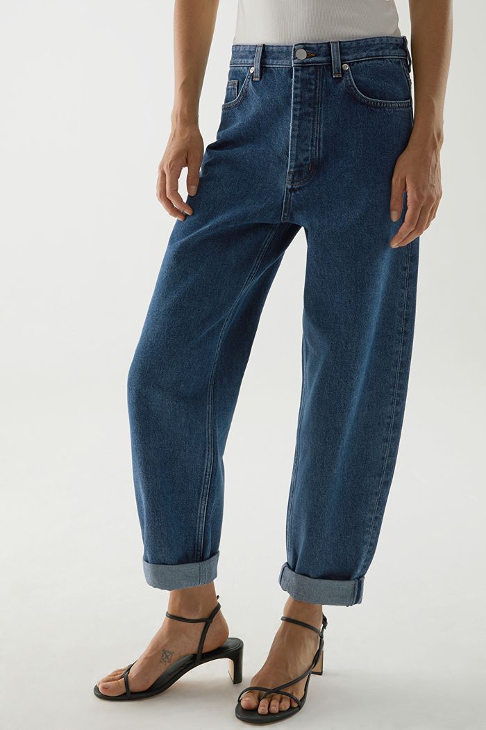Tapered Jeans: Flatter Your Figure with Tapered Jeans