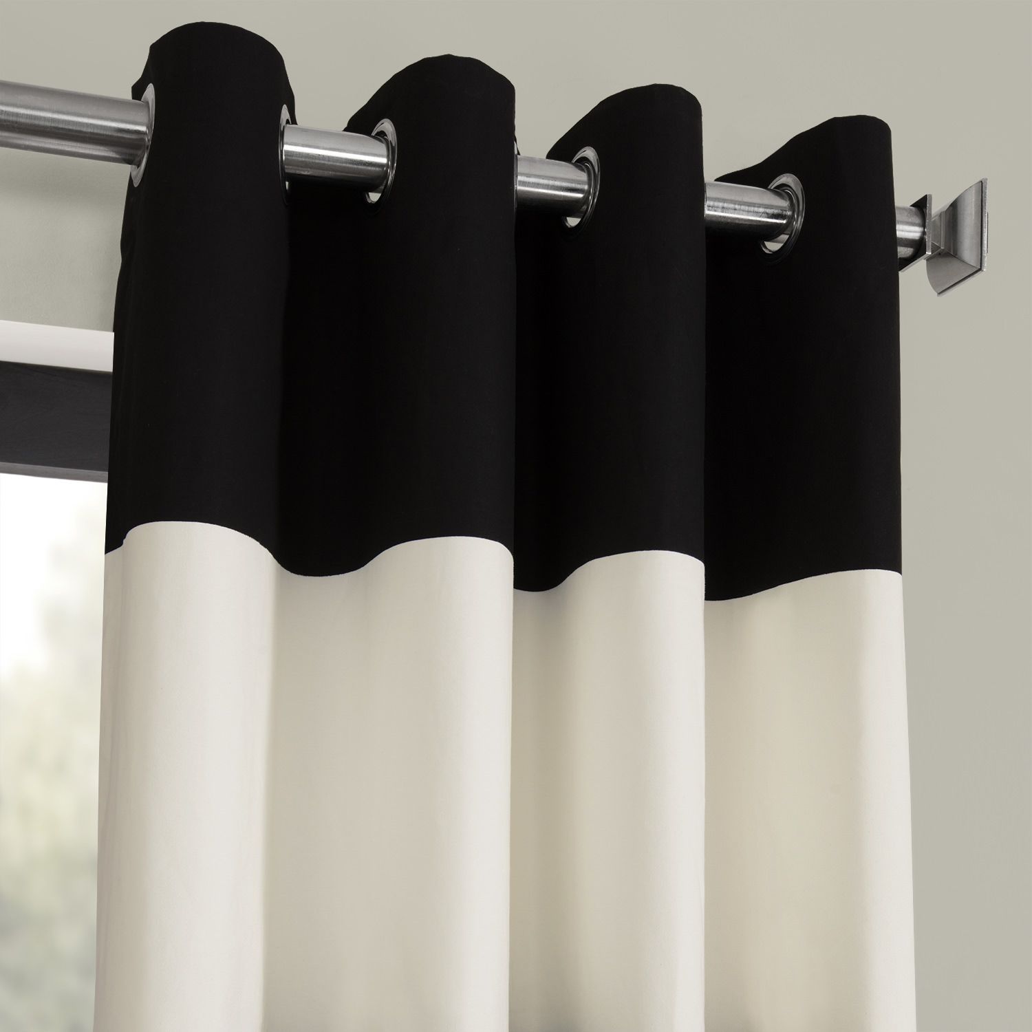 Black Curtains: Add Drama and Sophistication to Your Home with Black Curtains