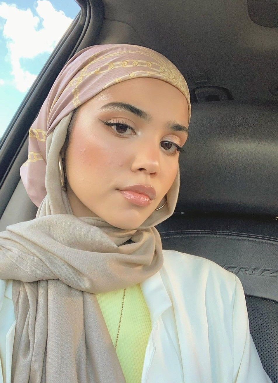 Hijab Styles: Exploring Modest Fashion Trends and Techniques