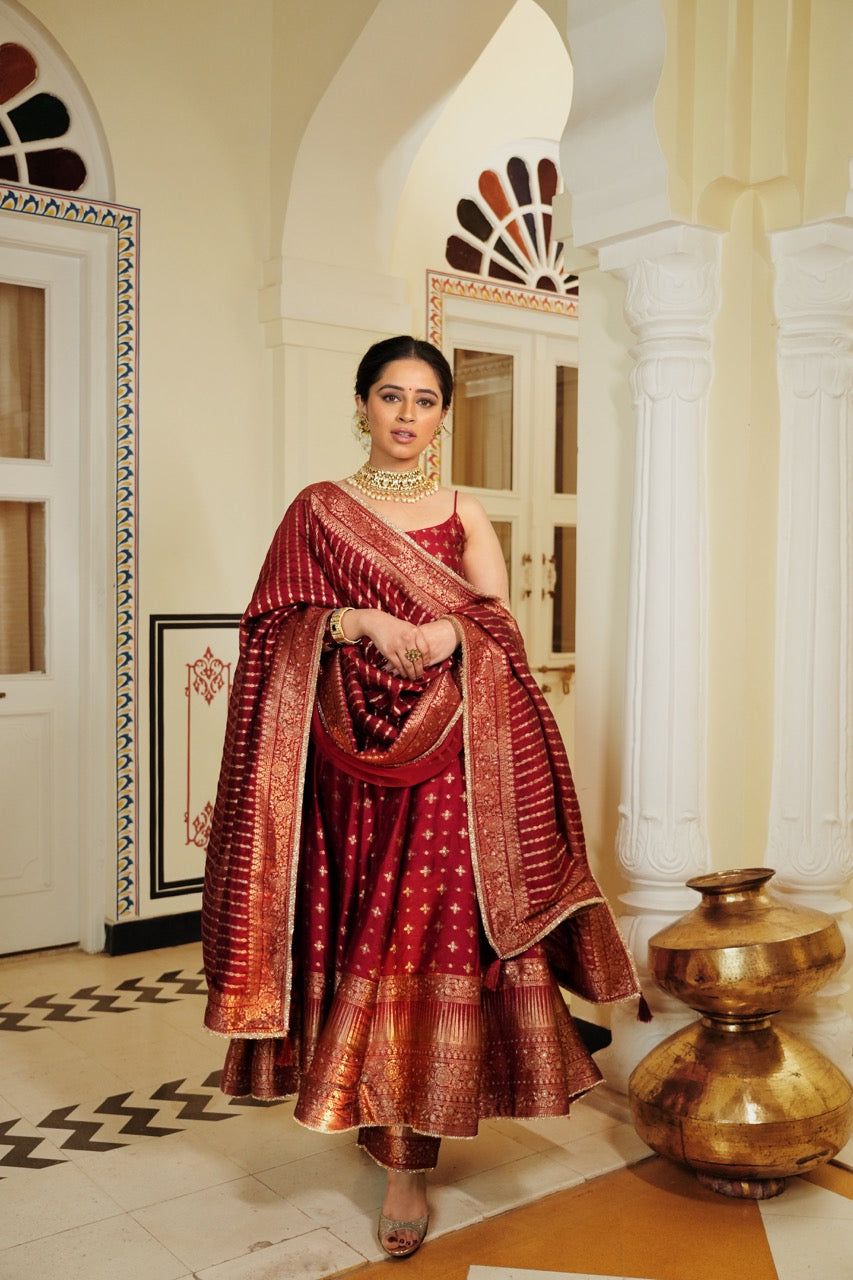Dress to Impress with Anarkali Salwar Suits