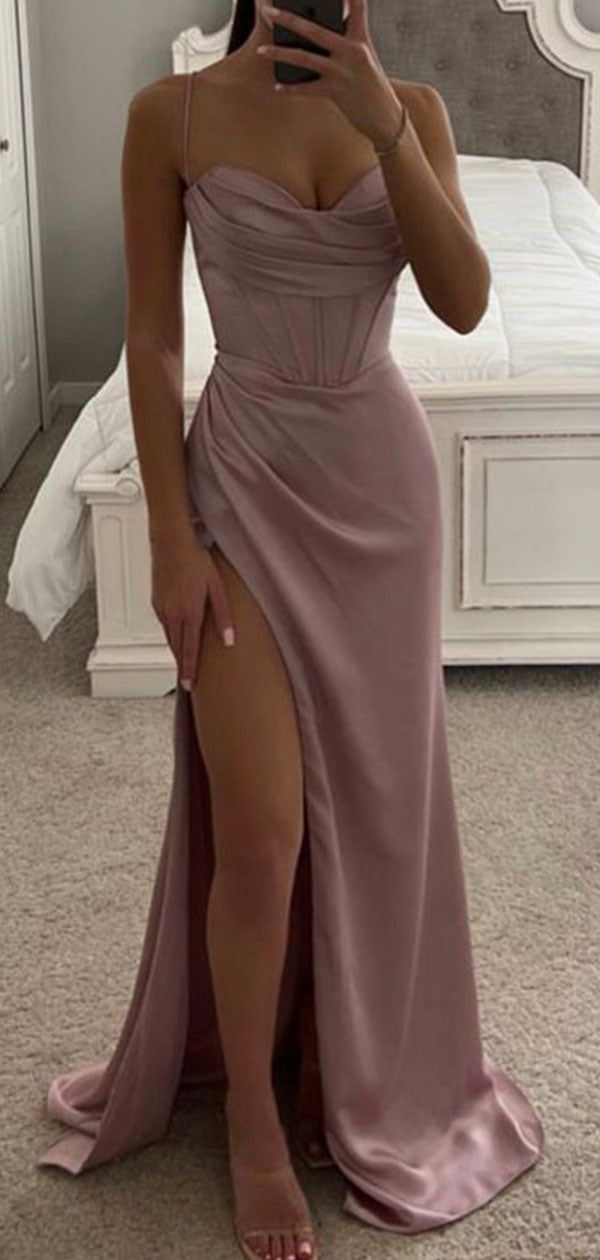 Make a Statement with Stunning Prom Dresses