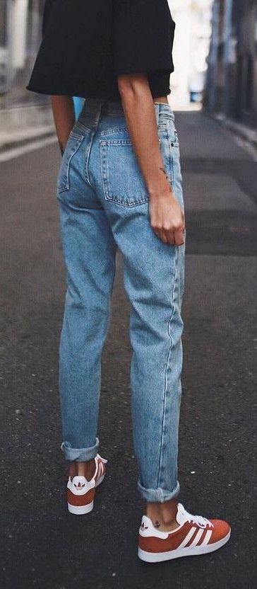 Vintage Jeans: Classic Denim with a Retro Twist