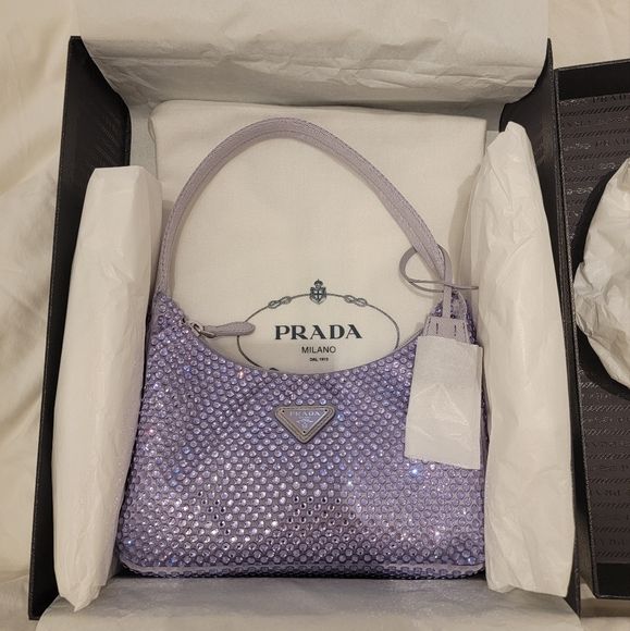Prada Handbags: Luxury and Sophistication in Every Detail