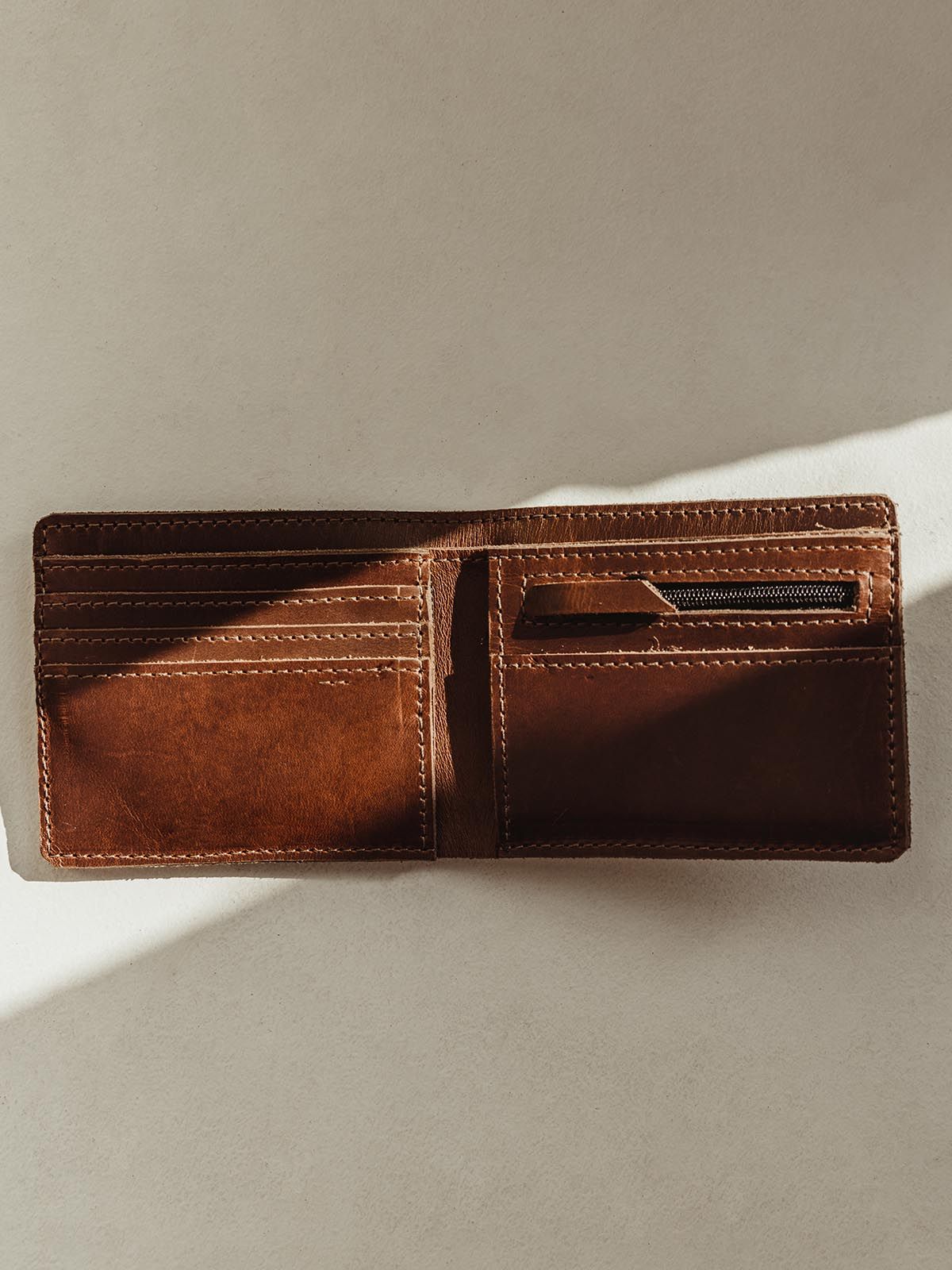 Slim and Sleek: Stylish Bifold Wallets
