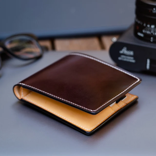 Sleek and Stylish: Elevating Your Look with Bifold Wallets